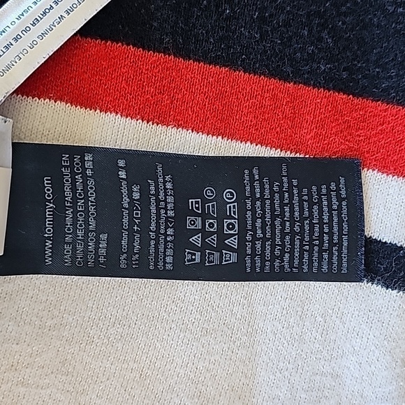 Tommy Hilfiger Denim Colorblock Sweater Cursive, Red, White Blue Size Small - Picture 5 of 5